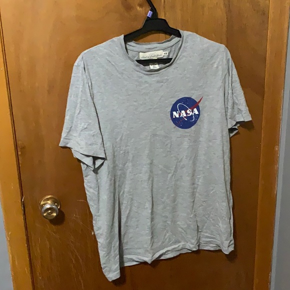 2 for 15$// H&M NASA Shirt - Picture 1 of 3